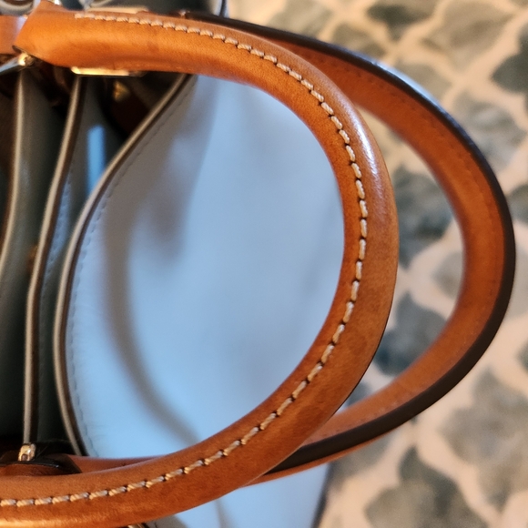 Dooney and Bourke Large Barlow - Picture 5 of 15